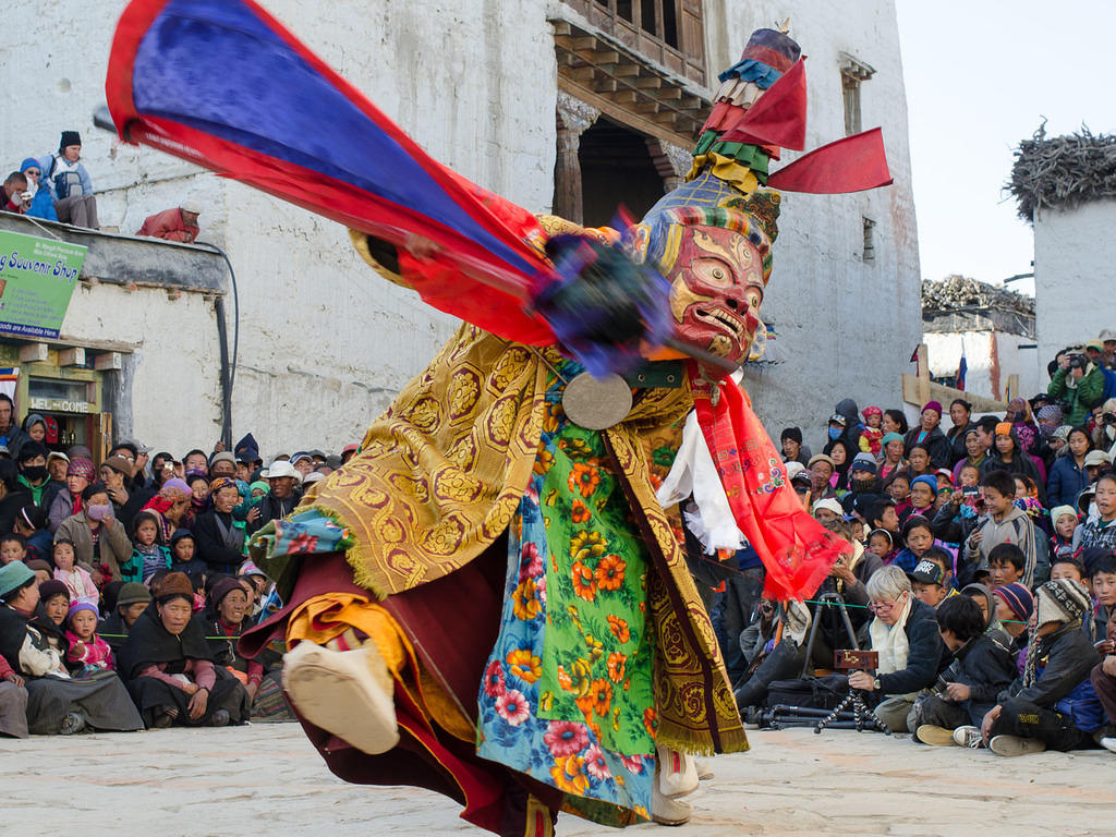 LoManthang_CL12-2555