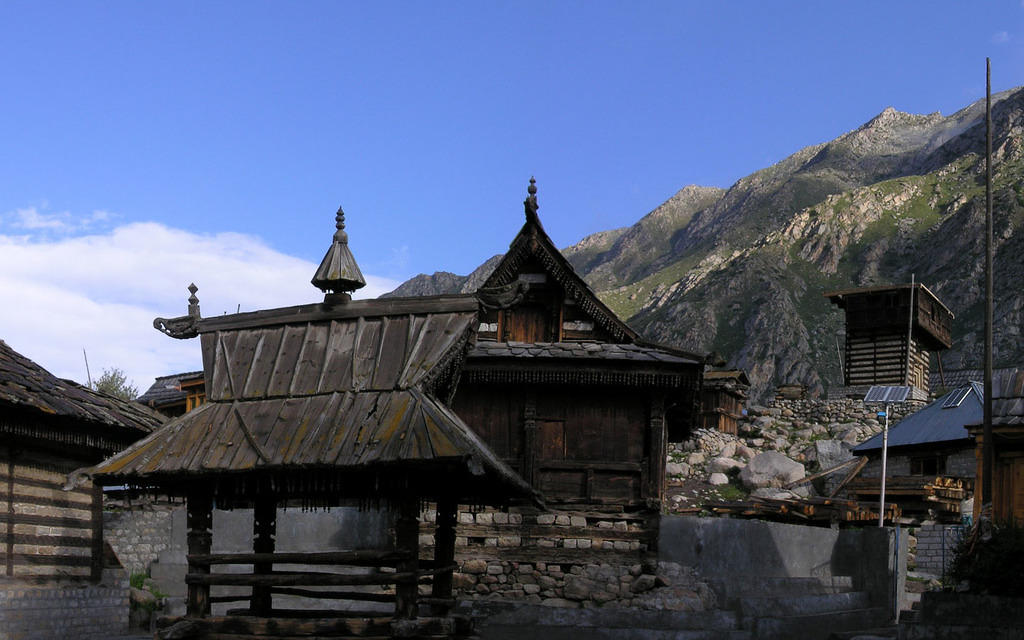 Garage_and_temple_Chitkul_Temples