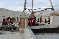 LoManthang_CL12-2990